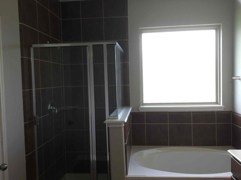 Building Photo - 139 Piney Pathway