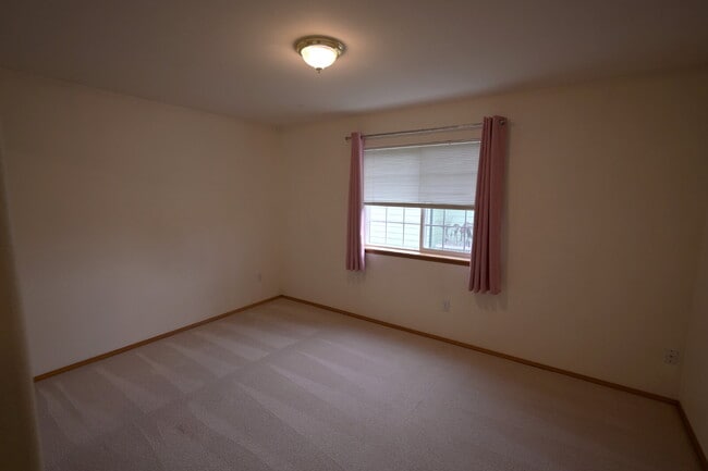 Building Photo - 3 bed 2 bath near Carrie Blake Park, in Sequim