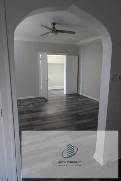 Building Photo - 4477 N Elston Ave