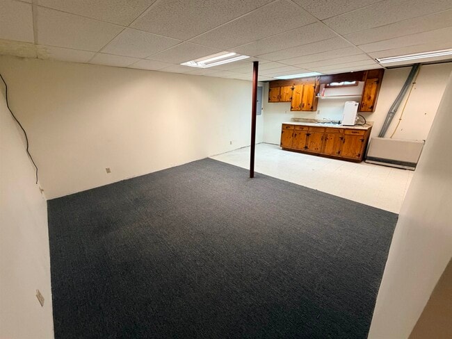 Building Photo - 98 Ledge Hill Rd