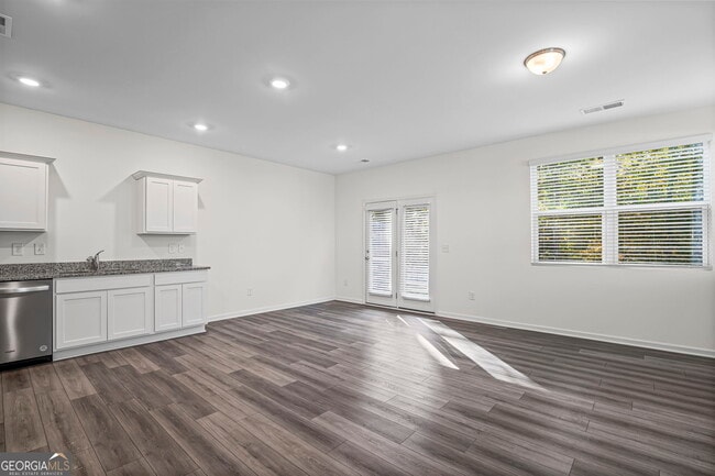 Building Photo - 405 Kings Cross Wy