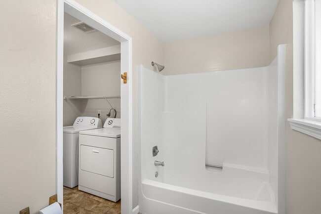 Building Photo - Updated 3-Bed Home on Spacious Lot – 10 Mi...