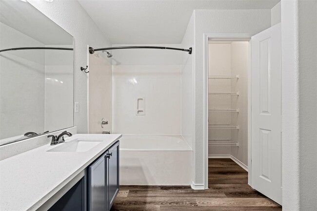 Building Photo - 206 Wells Bend