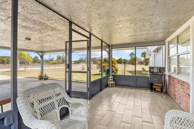 Building Photo - 31300 US-441