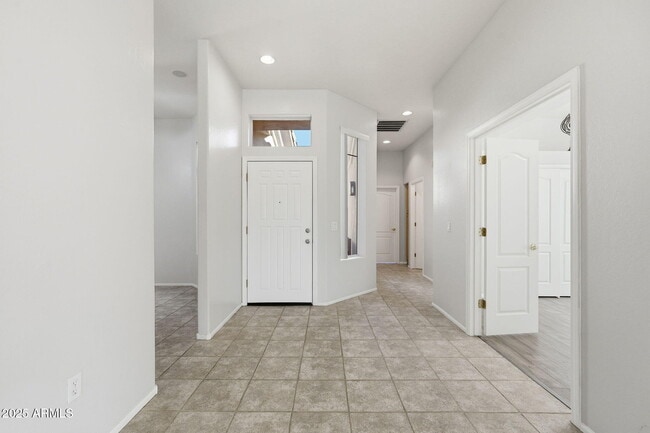 Building Photo - 1747 E Northern Ave