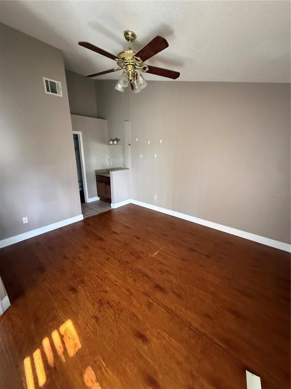 Building Photo - 34 Lakepointe Cir