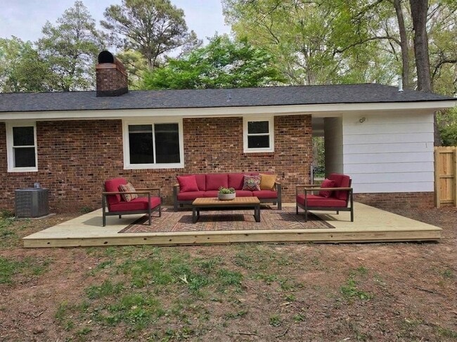 Building Photo - 2701 Patrick Rd