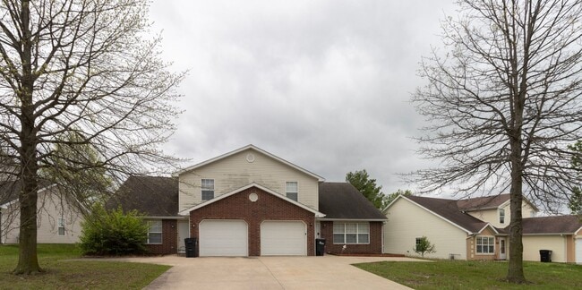 Building Photo - 108-110 Elk Dr