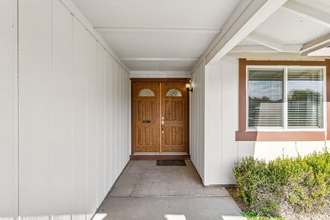 Building Photo - 1508 W Elm Pl