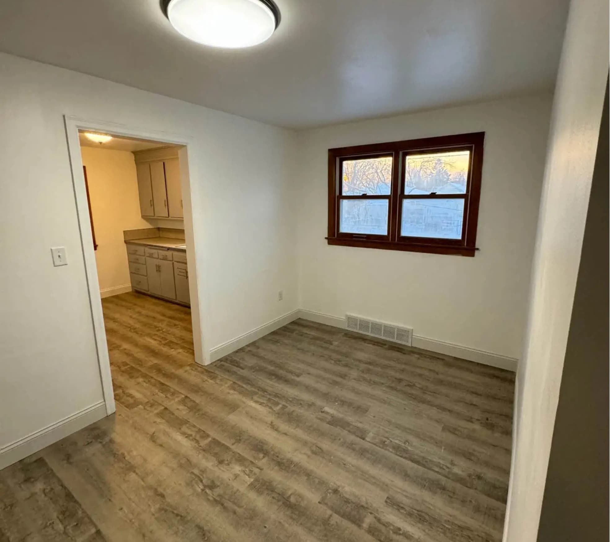 Building Photo - 1006 N 1st Ave