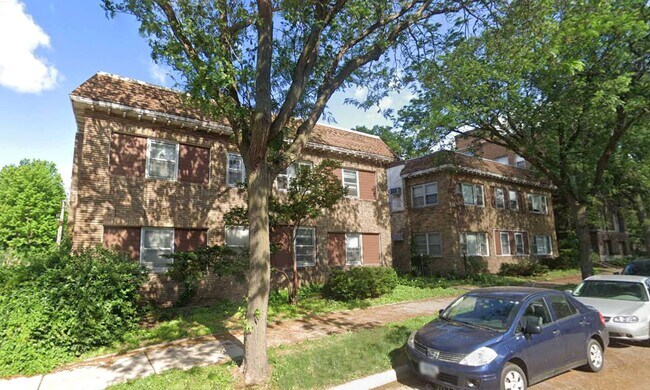 Building Photo - Emerson Manor Flats