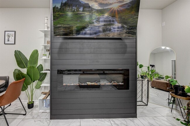 Building Photo - 522 N 6th St