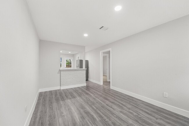 Building Photo - 4630 Clover St