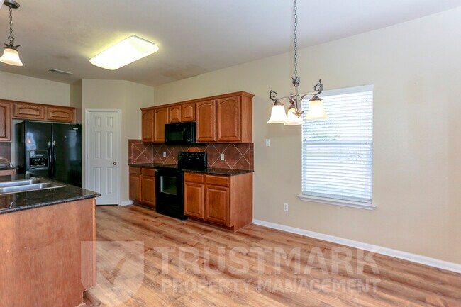 Building Photo - 212 Crowfoot Dr