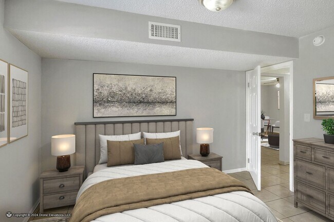 Building Photo - ***1st MONTH RENT FREE! Cute 2 Bedroom Apartment for rent in Eagle Lake***