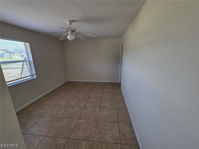 Building Photo - 202 Hightower Ave S