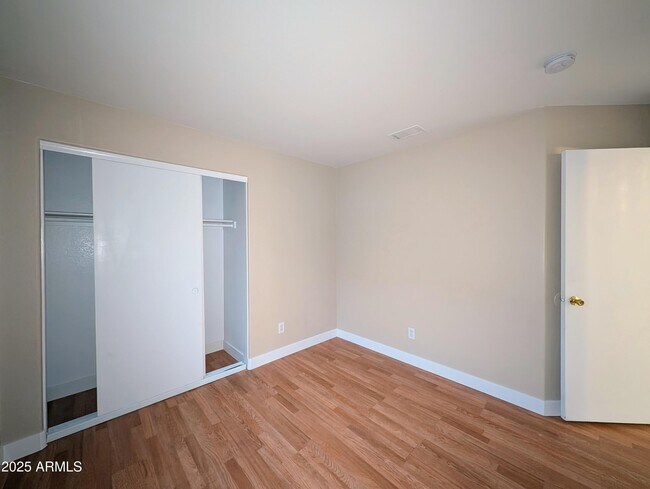 Building Photo - 7059 W Gardenia Ave