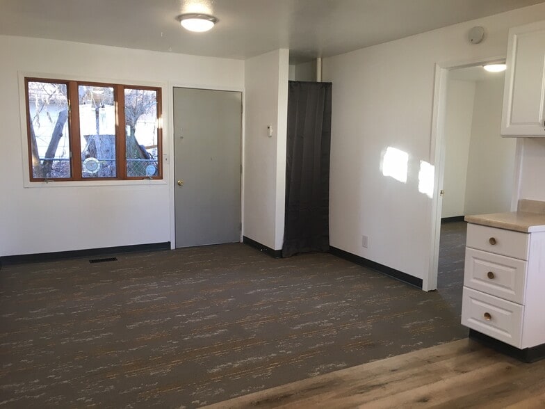 Building Photo - 2013 North Ave W