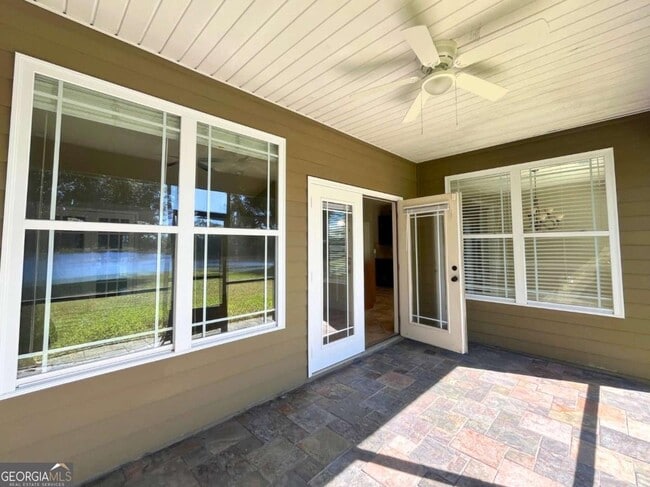 Building Photo - 242 Waters Edge Dr