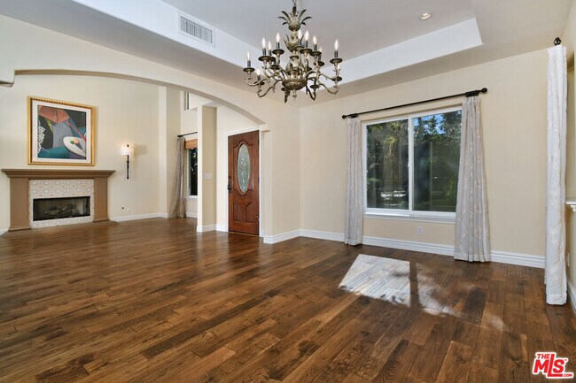 Building Photo - 12207 Cantura St