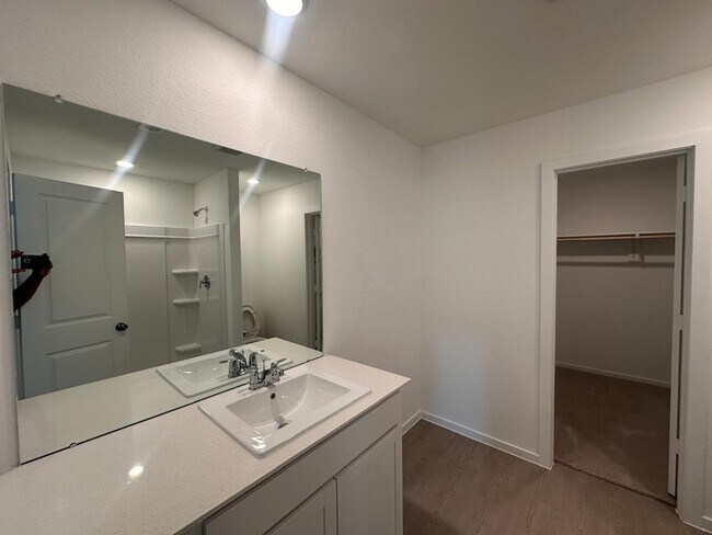 Building Photo - 26906 Rosebay Wds Dr