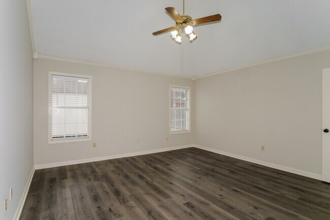 Building Photo - 6688 Millgrove Park Dr