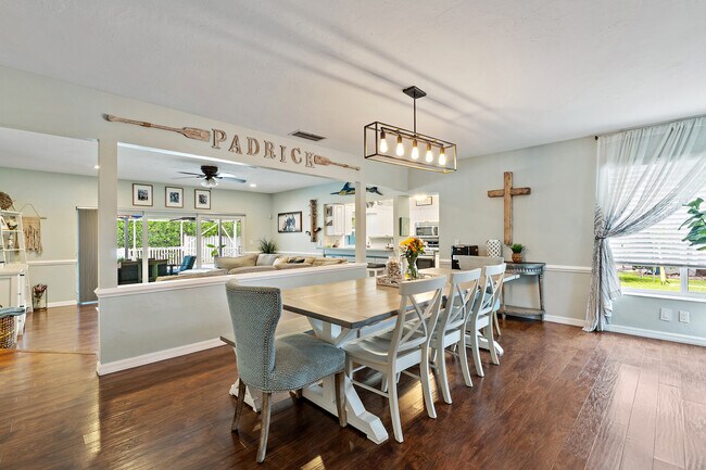 Building Photo - 9674 Dogwood Ave