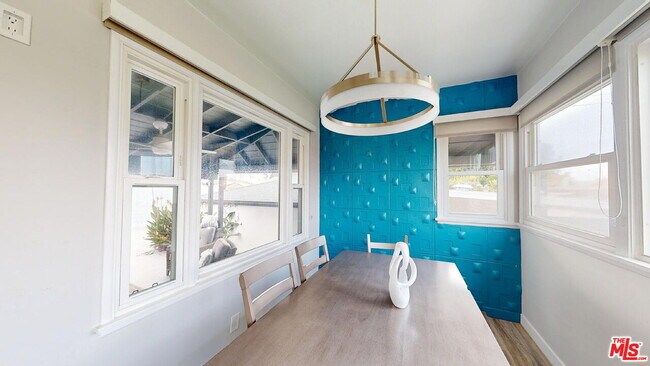 Building Photo - 3453 Floresta Ave