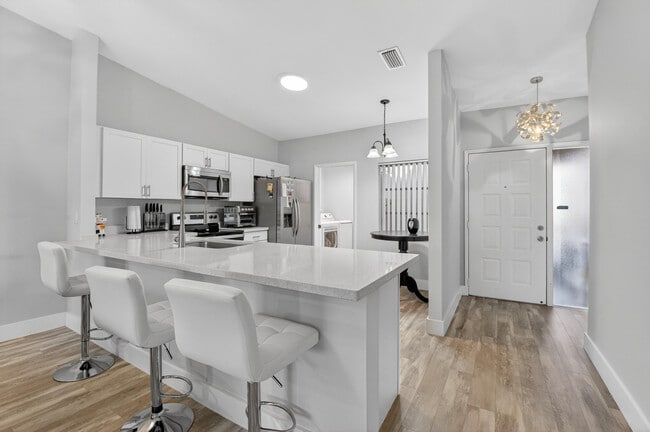Building Photo - 8256 Summerbreeze Ln
