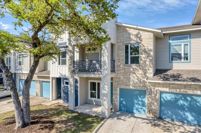 Building Photo - 8922 Menchaca Rd