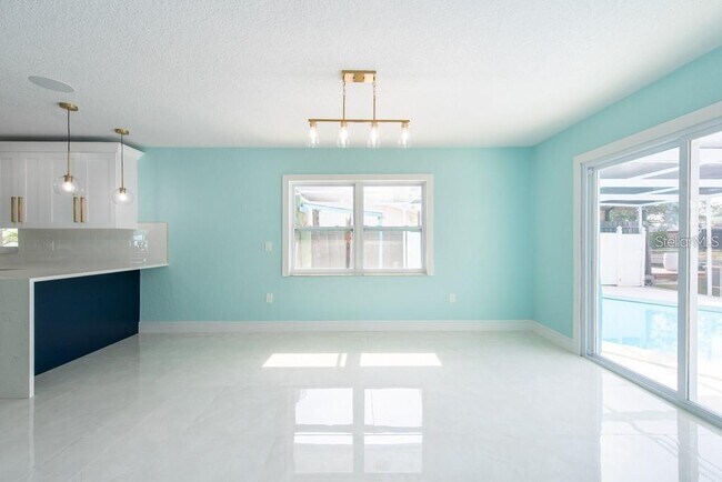 Building Photo - 4643 Bay Crest Dr