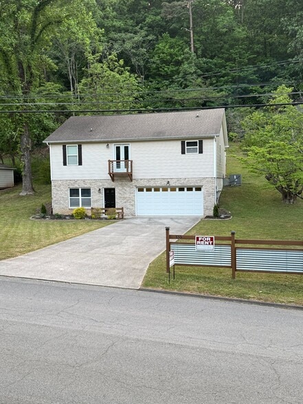 Building Photo - 135 Hogan Rd