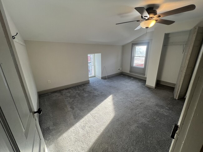 Building Photo - 34 N Lee St