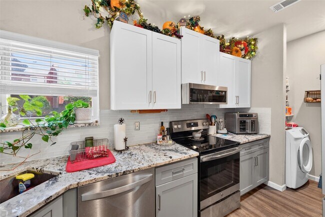 Building Photo - 2504 Orangegrove Cir
