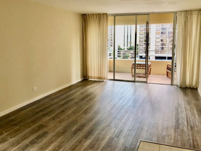 Building Photo - Kealani 2 Bdrm., 2 bath, 1 cov'd/sec'd Pkg. - Pool
