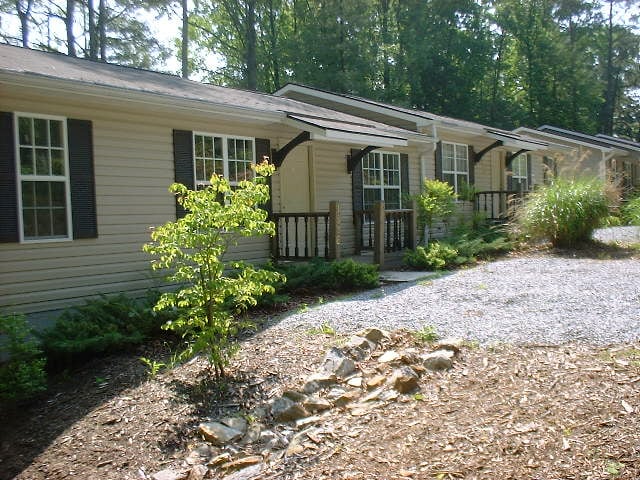 Building Photo - 1826 Lower Ridgewood Blvd