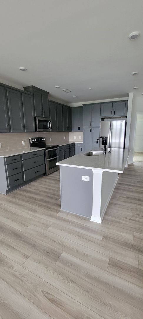 Building Photo - Sherrills Ford water front condo