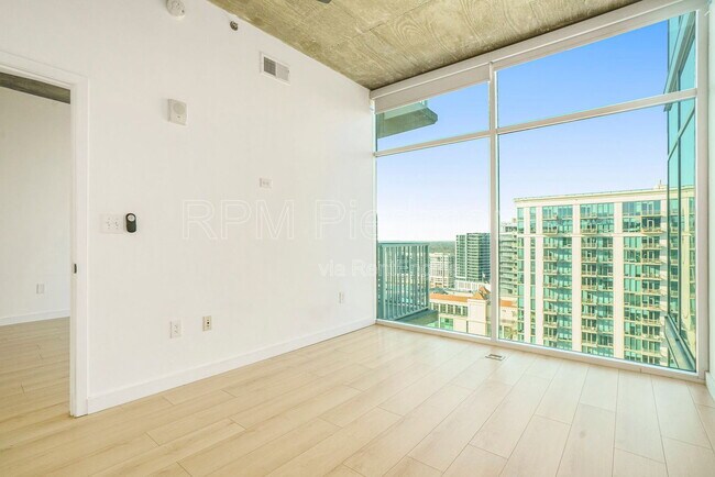Building Photo - 250 Pharr Rd NE