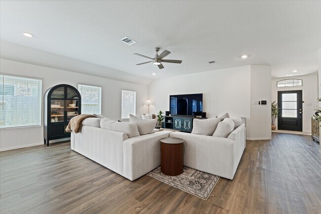 Building Photo - 11251 Stirton Dr
