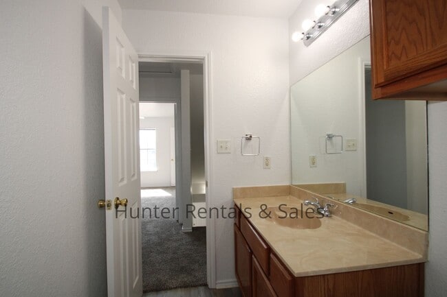 Building Photo - Ready for Move-In