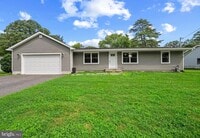 Building Photo - 14 Woodland Dr