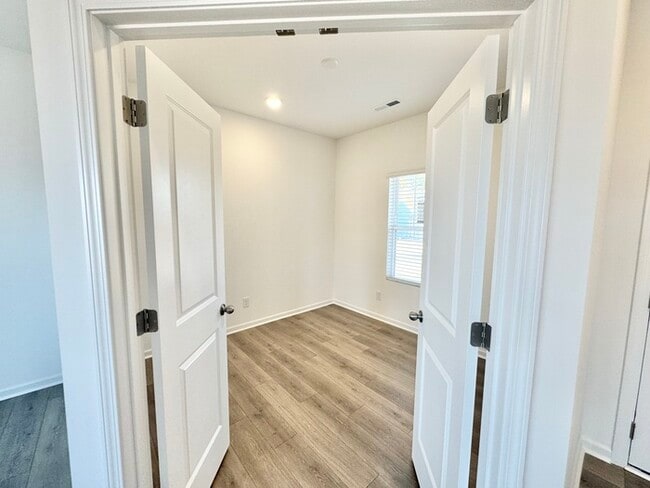 Building Photo - 136 Cougar Ln