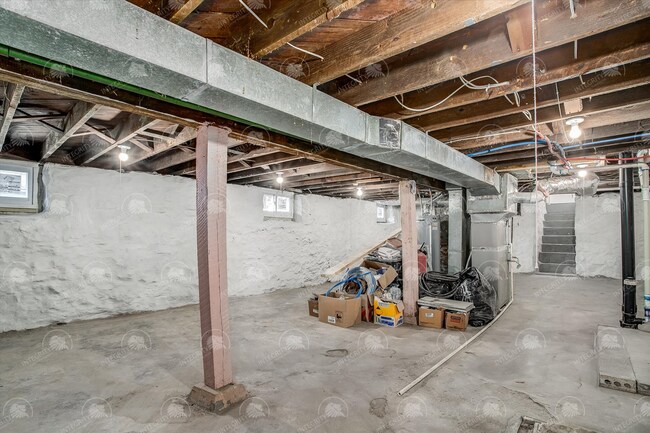 Building Photo - 812 Monroe Ave