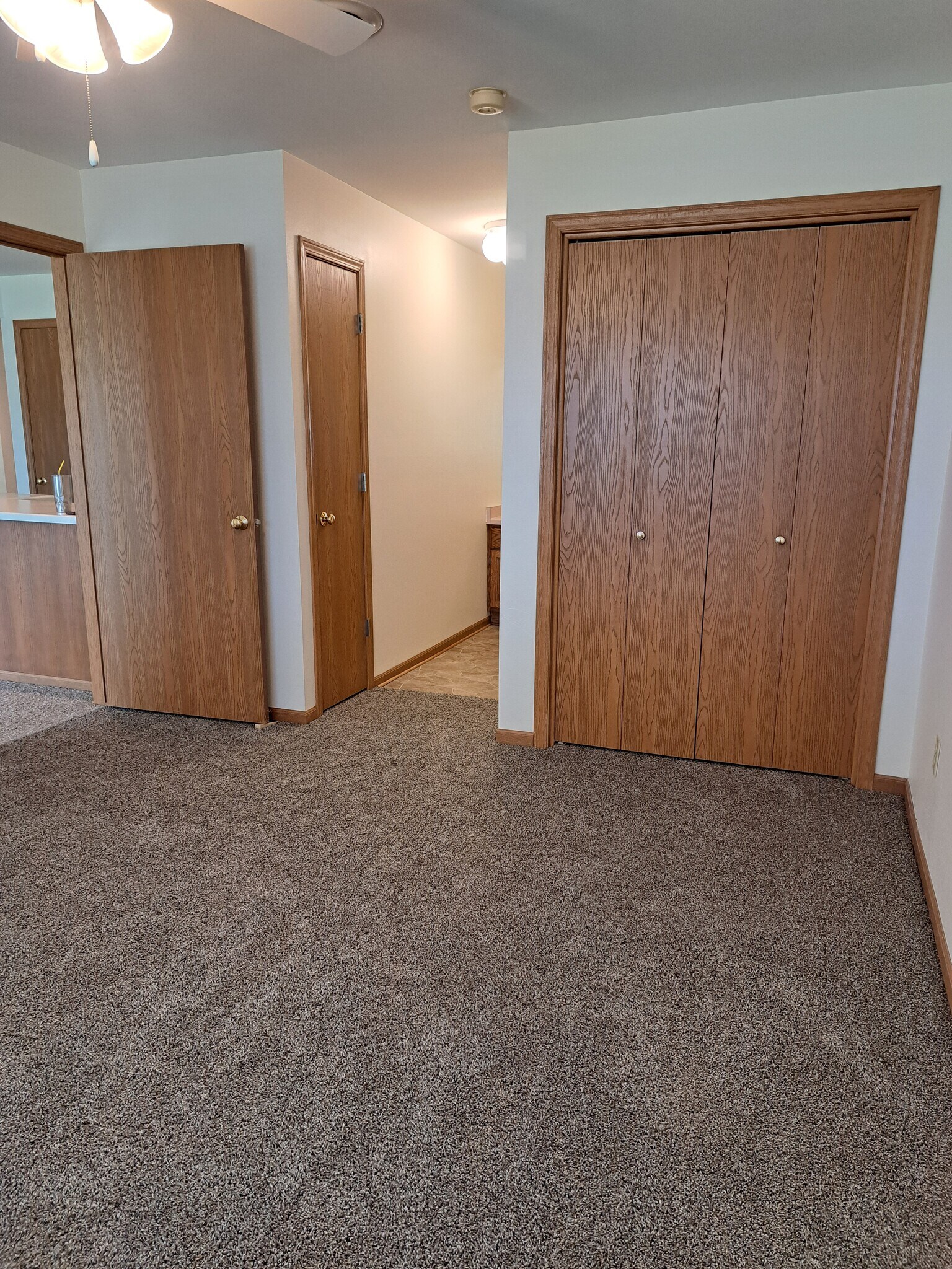 Building Photo - 586 Athletic Way
