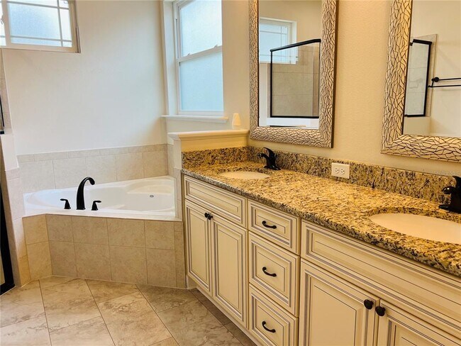 Building Photo - 12037 SW 28th Ave