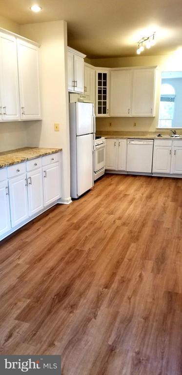 Building Photo - 464 Winding Rose Dr