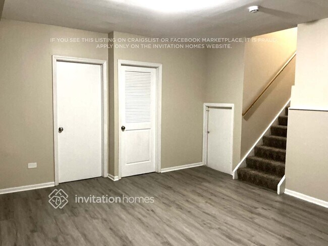 Building Photo - 800 E Belmont Ave