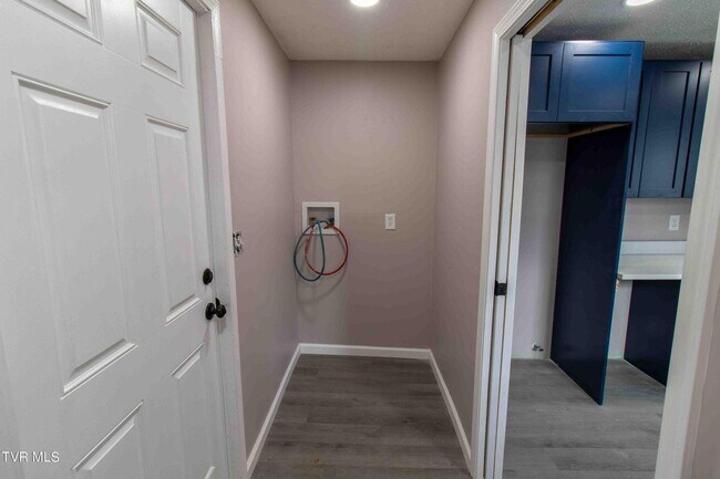 Building Photo - 1129 Cherry St