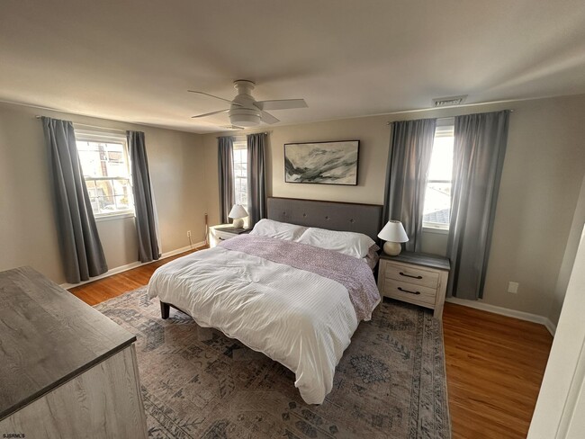 Building Photo - 611 N Delavan Ave