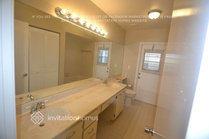 Building Photo - 5463 NW 58th Terrace